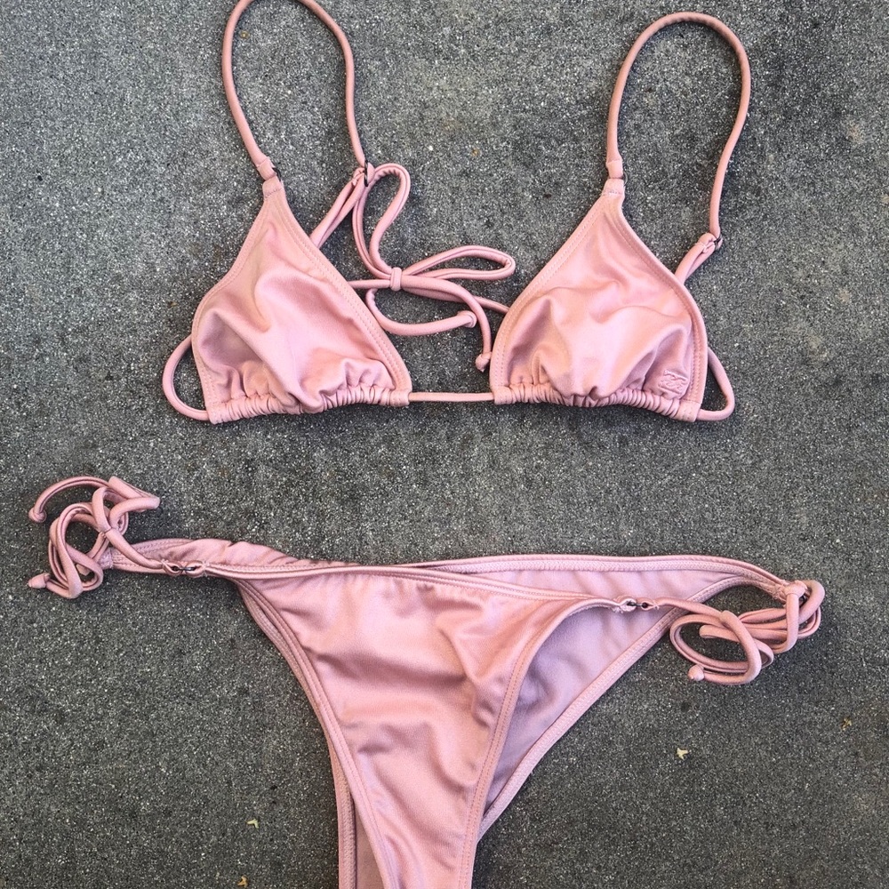 Billabong pink bathing suit
